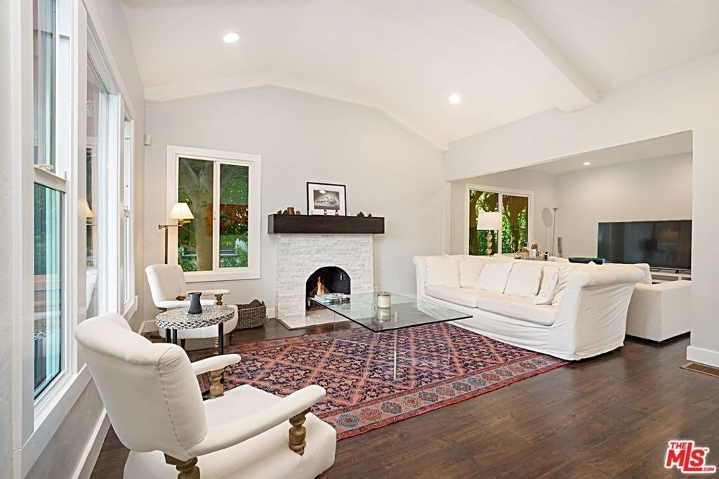 9023 Phyllis Avenue - Photo 10