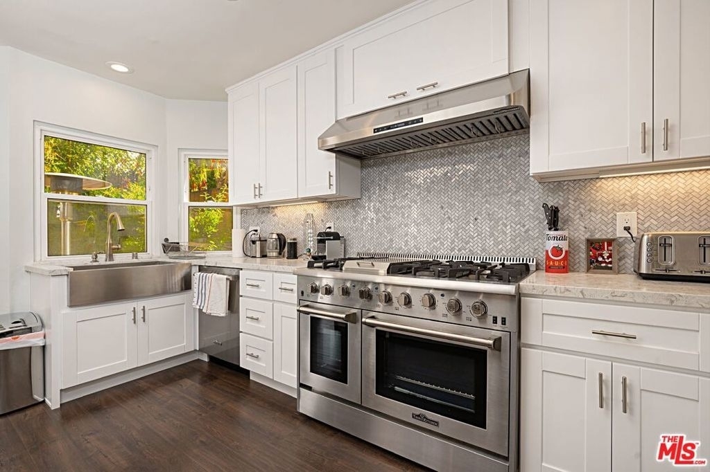 9023 Phyllis Avenue - Photo 19