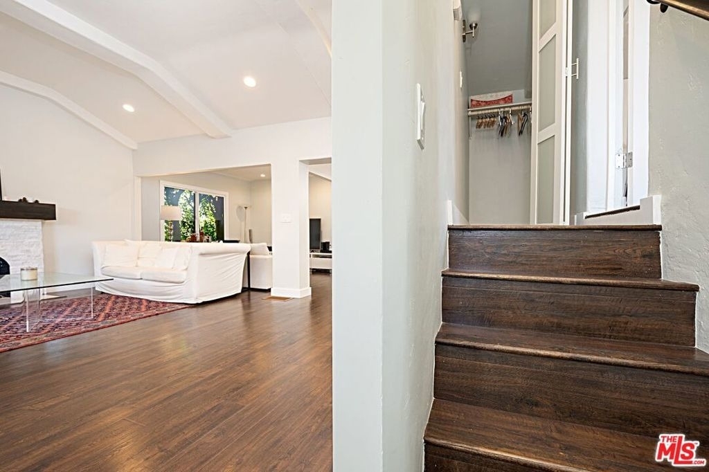 9023 Phyllis Avenue - Photo 28