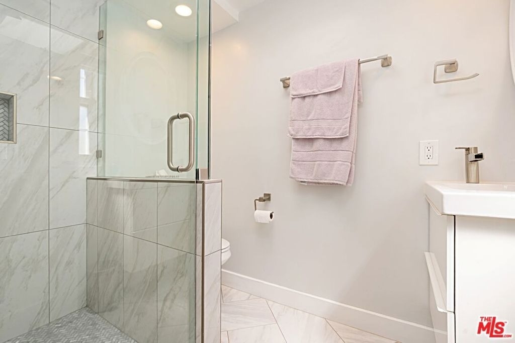 9023 Phyllis Avenue - Photo 31