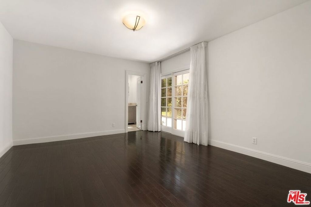 519 N Rexford Drive - Photo 19