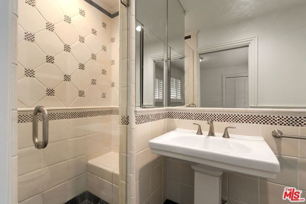 519 N Rexford Drive - Photo 22