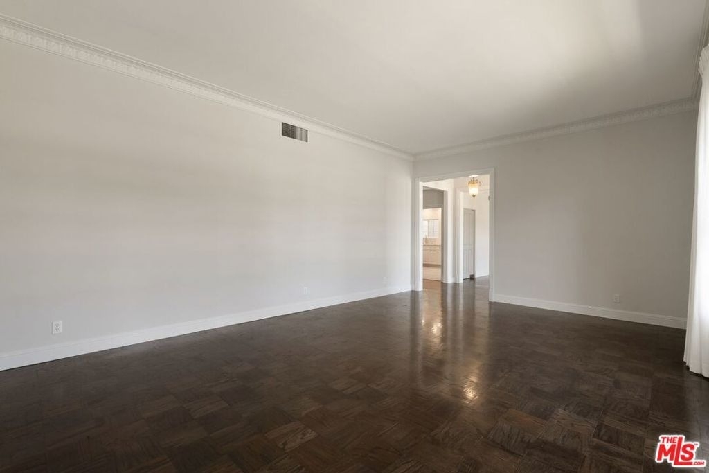519 N Rexford Drive - Photo 9