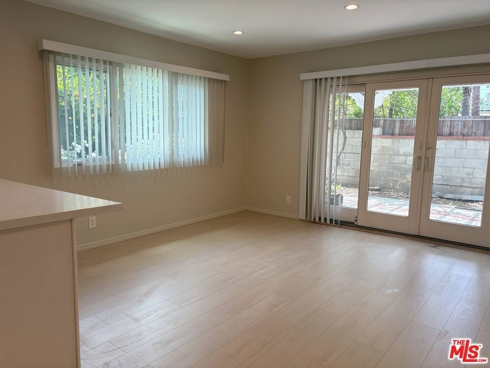 16699 Morrison Street - Photo 3
