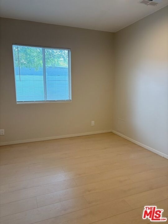 16699 Morrison Street - Photo 6