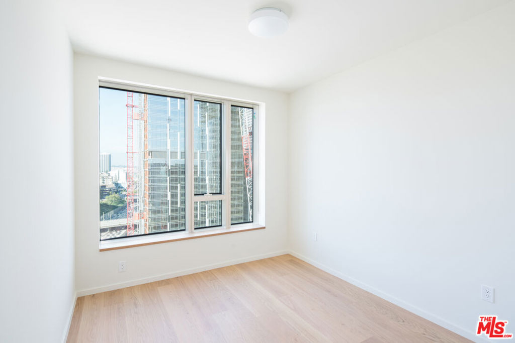 889 Francisco Street - Photo 8