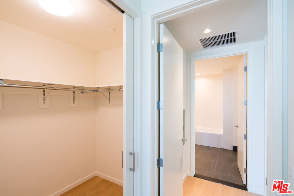 889 Francisco Street - Photo 9