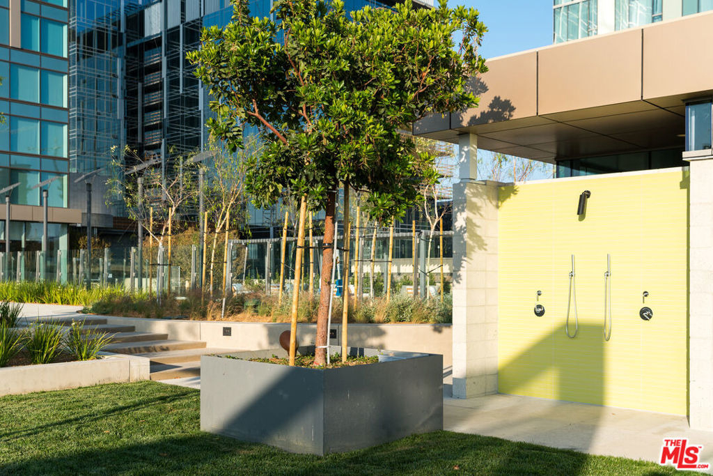 889 Francisco Street - Photo 29