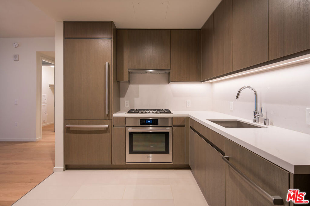 889 Francisco Street - Photo 1