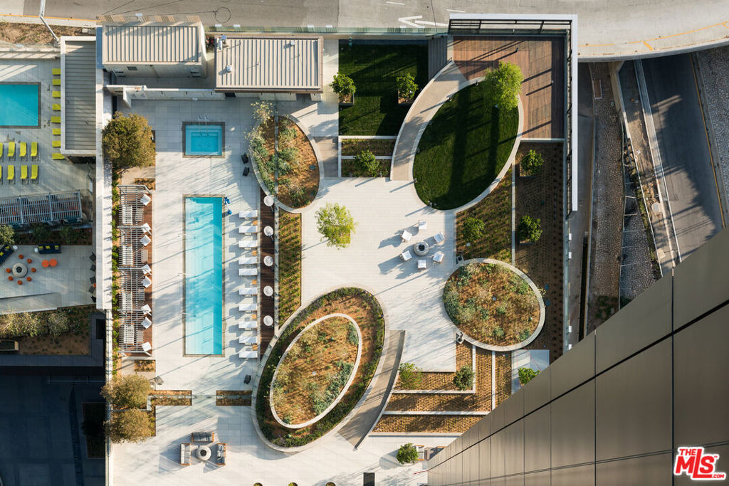 889 Francisco Street - Photo 22