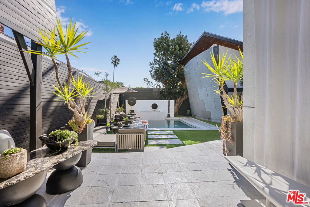 8752 Rangely Avenue - Photo 4