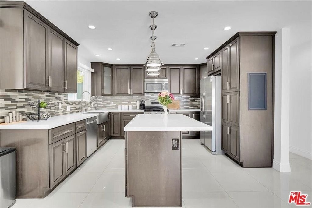 6500 Ponce Avenue - Photo 2