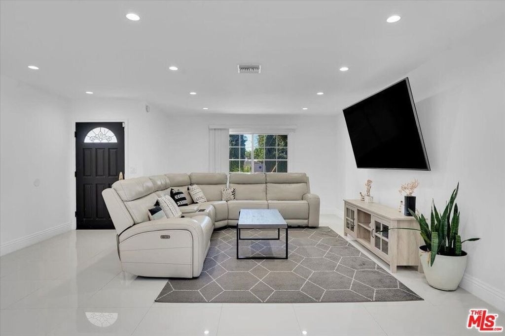 6500 Ponce Avenue - Photo 1