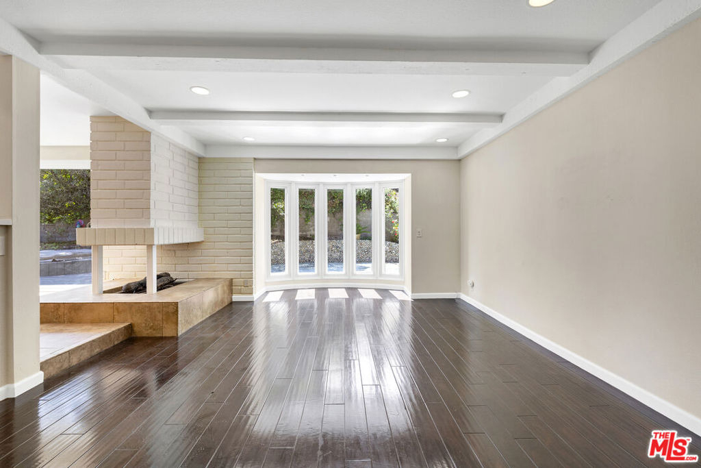 26572 Academy Drive - Photo 5
