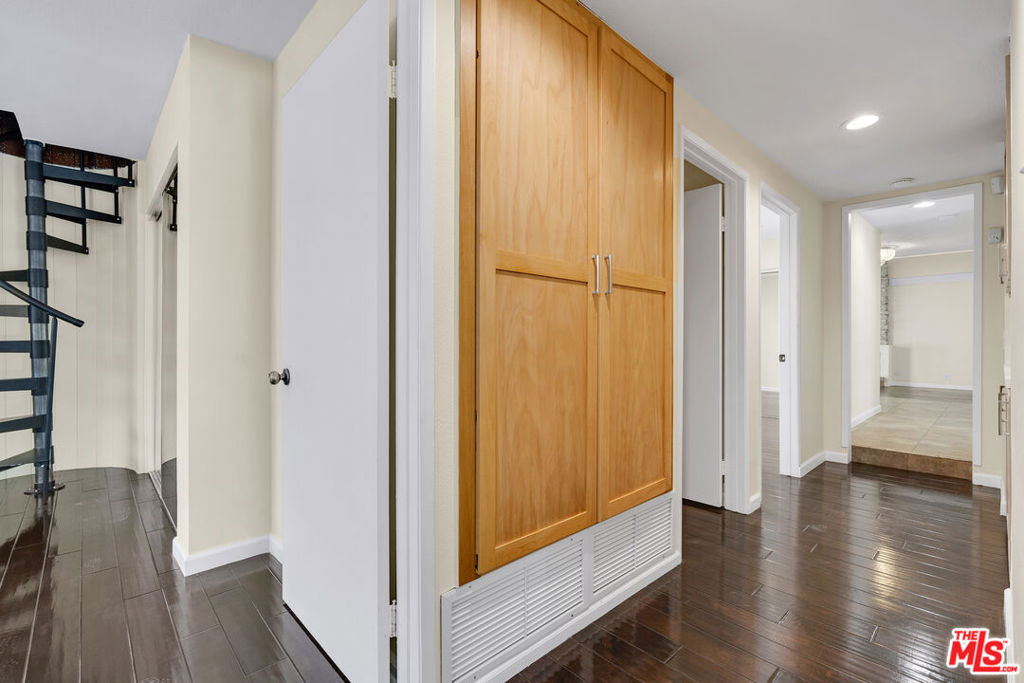 26572 Academy Drive - Photo 23