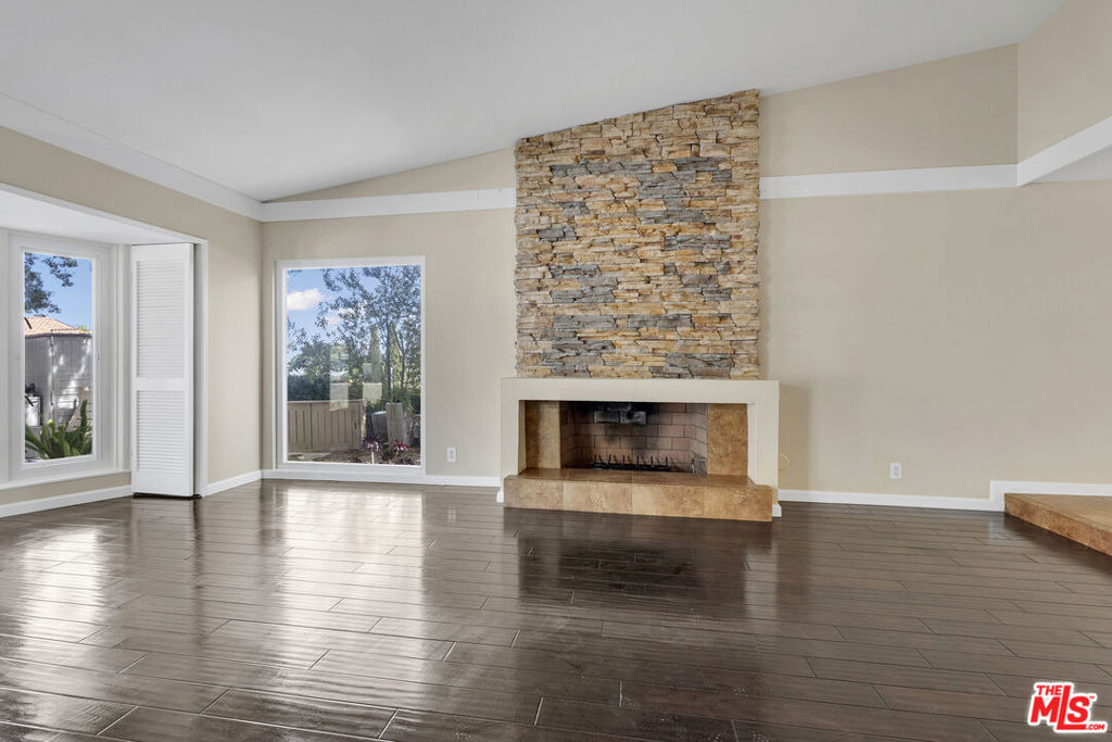26572 Academy Drive - Photo 9