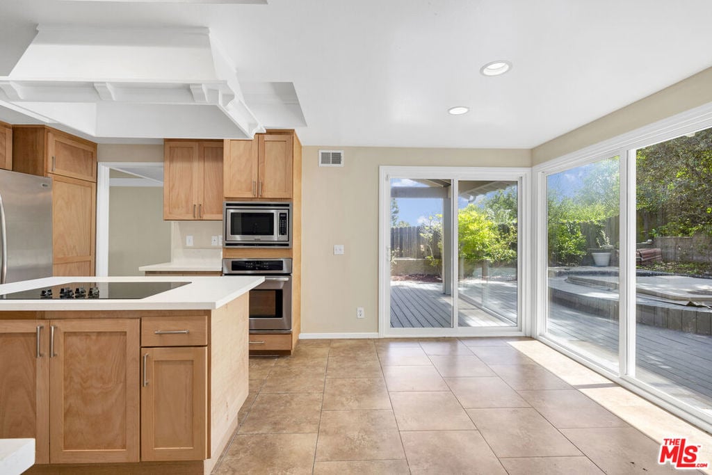 26572 Academy Drive - Photo 3
