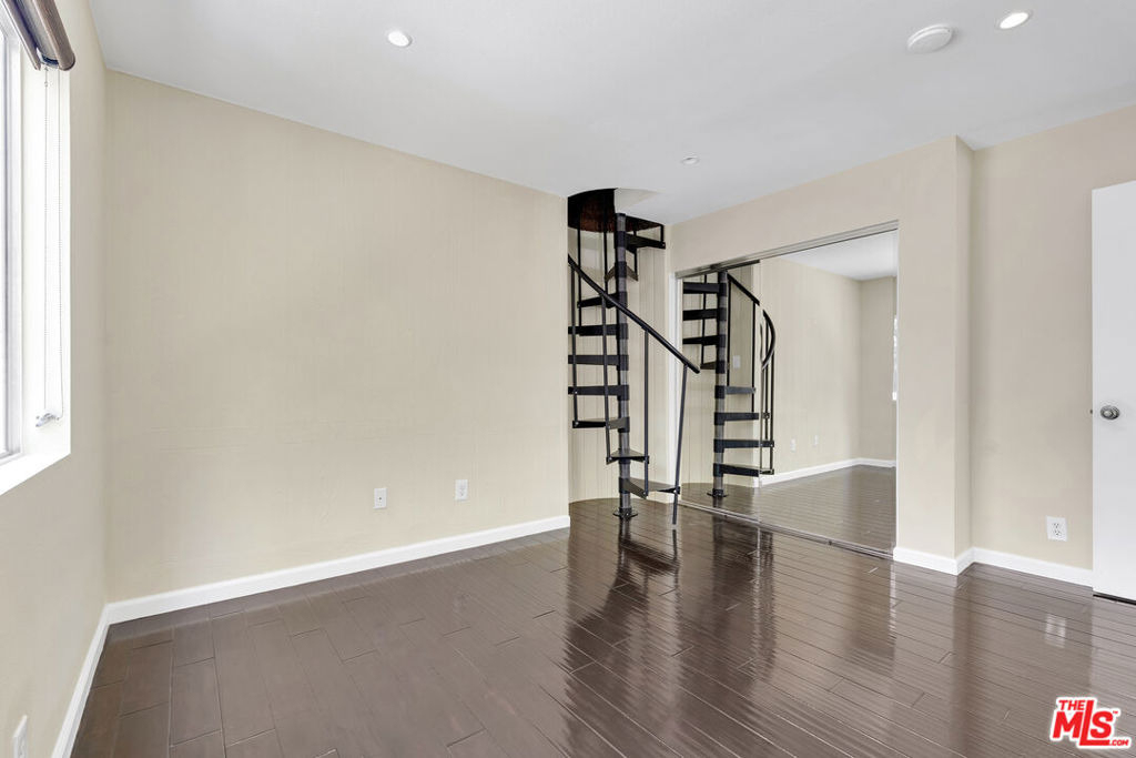 26572 Academy Drive - Photo 18