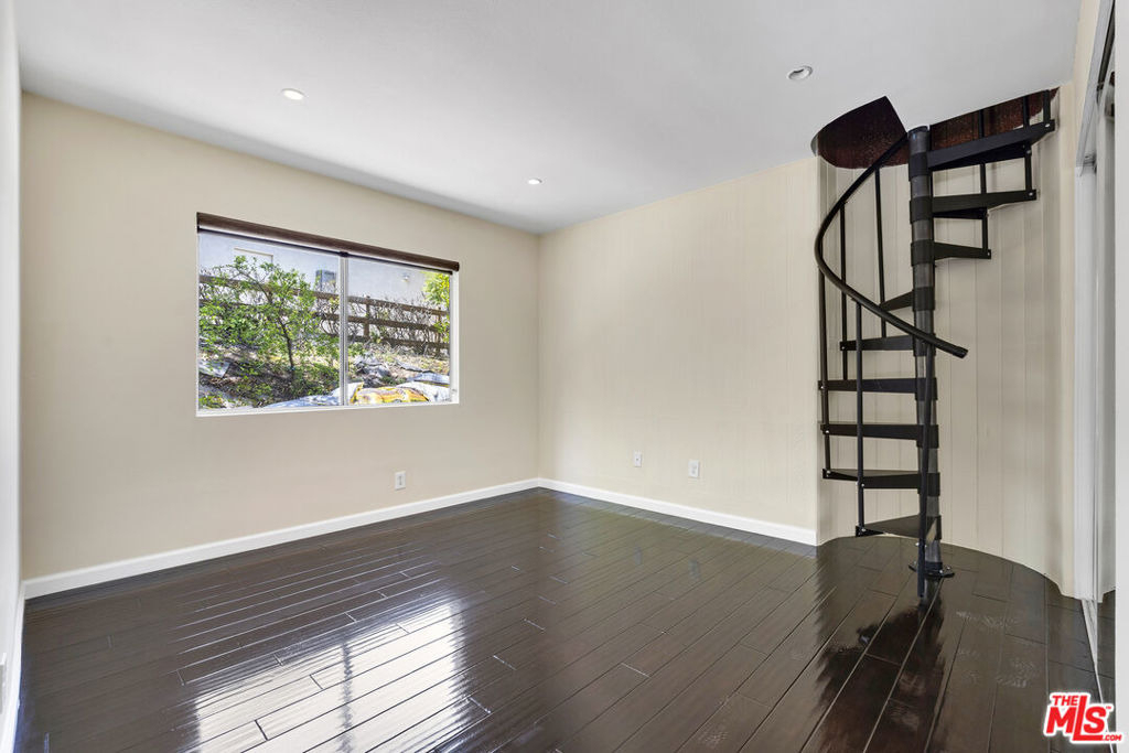 26572 Academy Drive - Photo 17