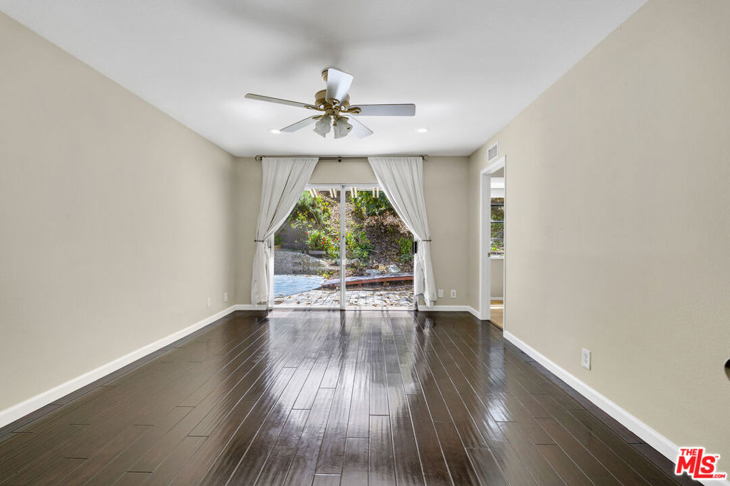 26572 Academy Drive - Photo 27