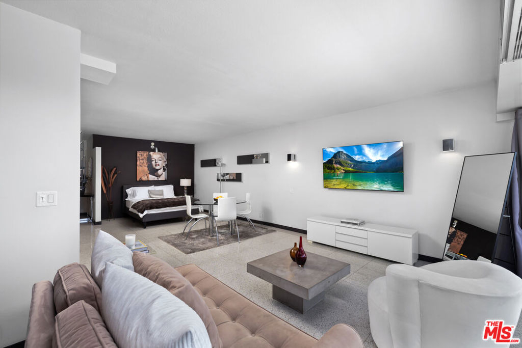 999 N Doheny Drive - Photo 8