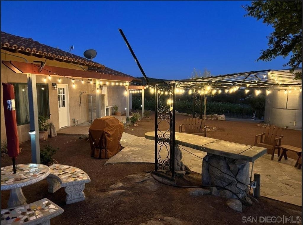 25933 Potrero Valley Rd - Photo 43