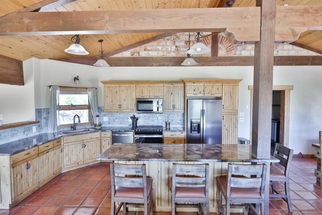 25933 Potrero Valley Rd - Photo 32