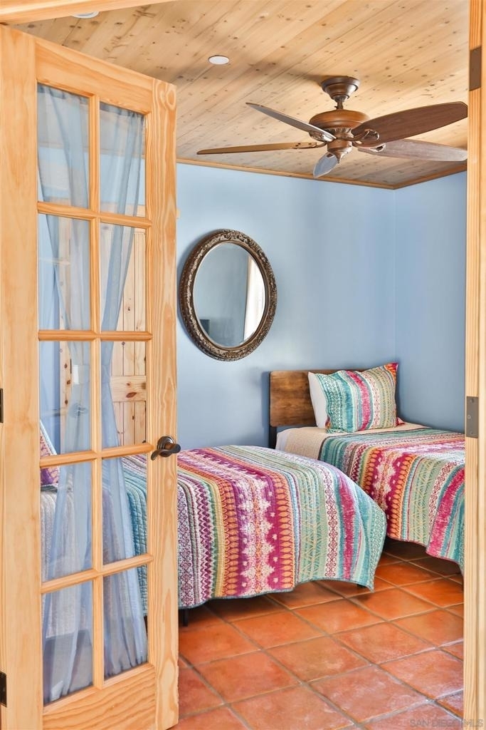 25933 Potrero Valley Rd - Photo 16