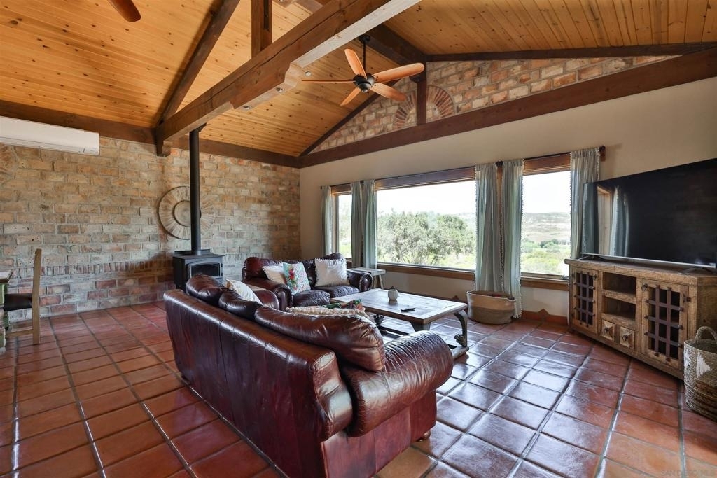 25933 Potrero Valley Rd - Photo 28