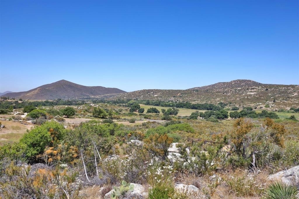 25933 Potrero Valley Rd - Photo 7