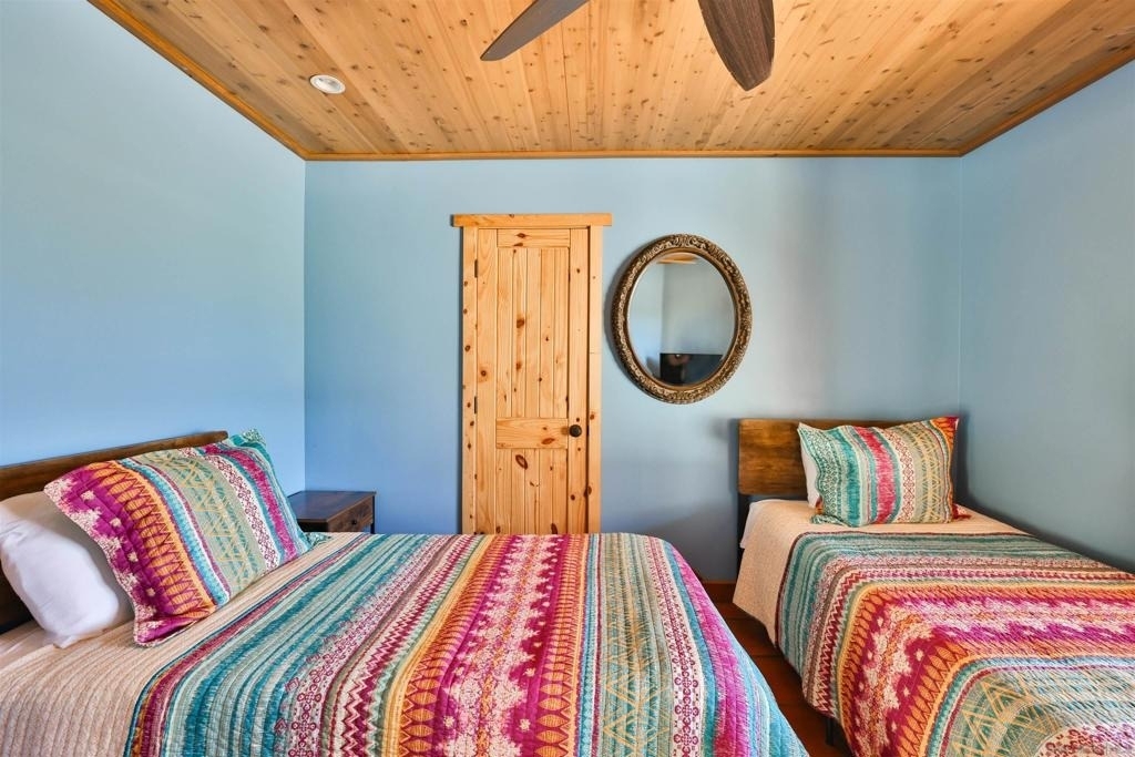 25933 Potrero Valley Rd - Photo 17
