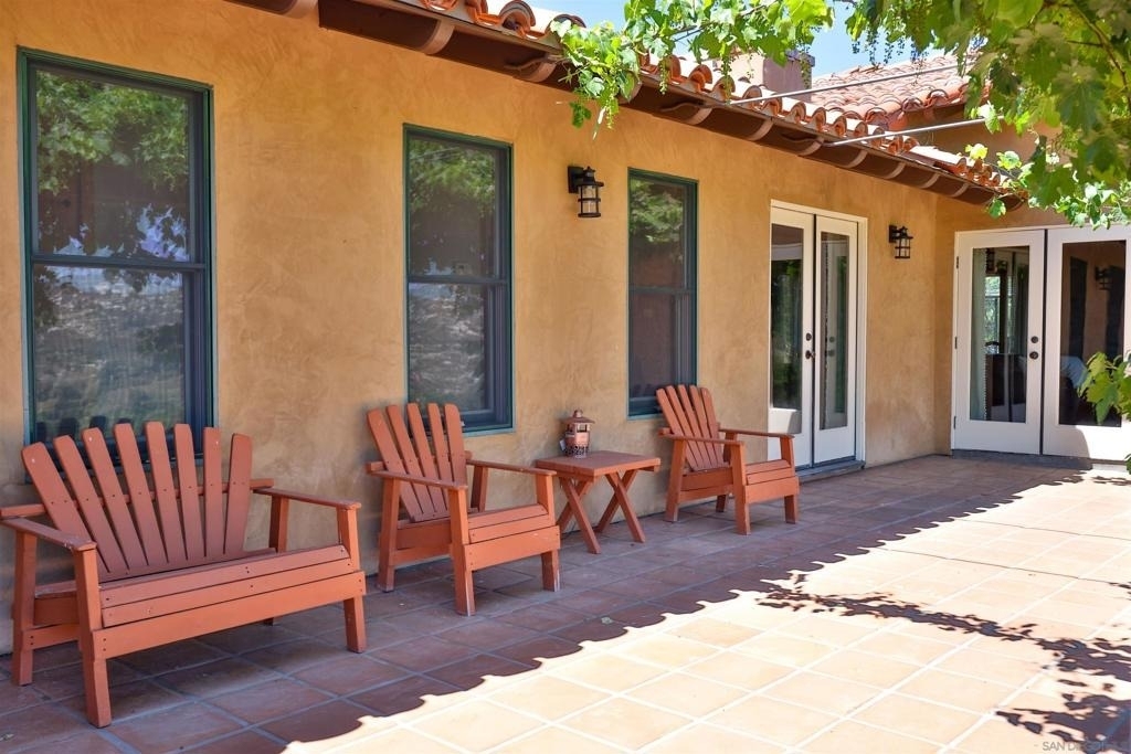 25933 Potrero Valley Rd - Photo 4