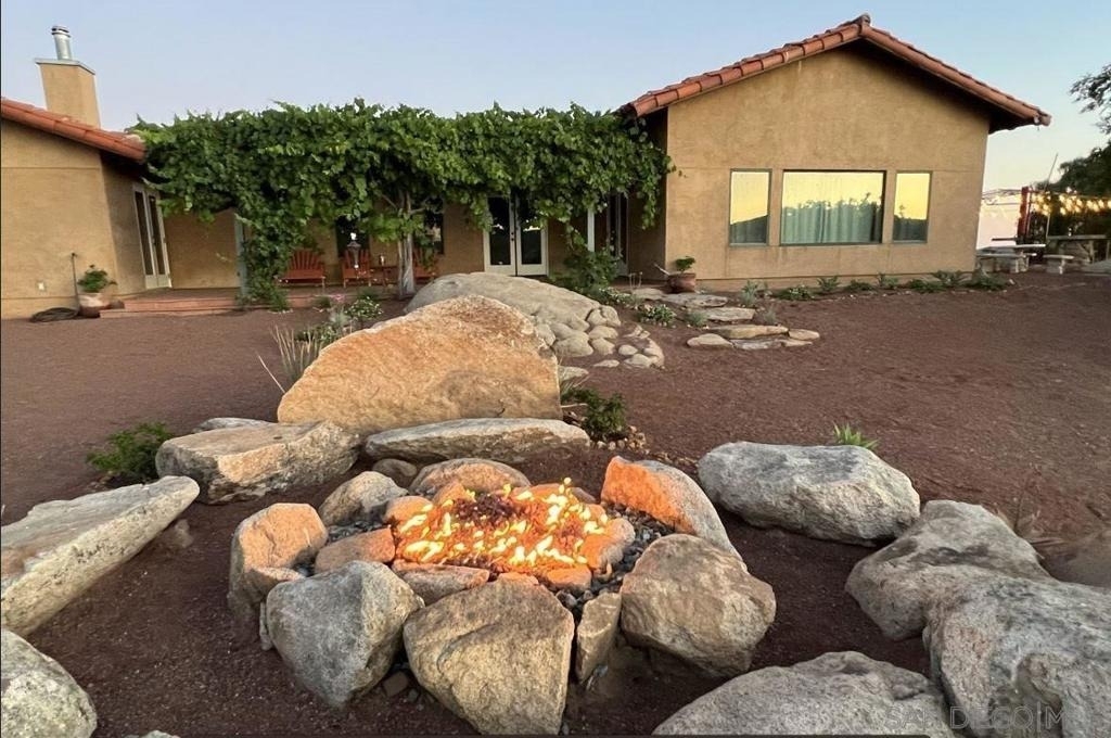 25933 Potrero Valley Rd - Photo 11