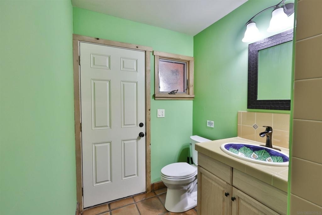 25933 Potrero Valley Rd - Photo 35