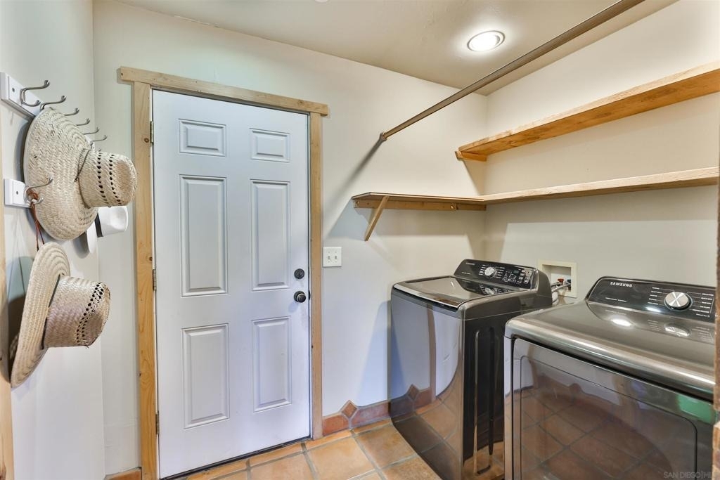 25933 Potrero Valley Rd - Photo 33