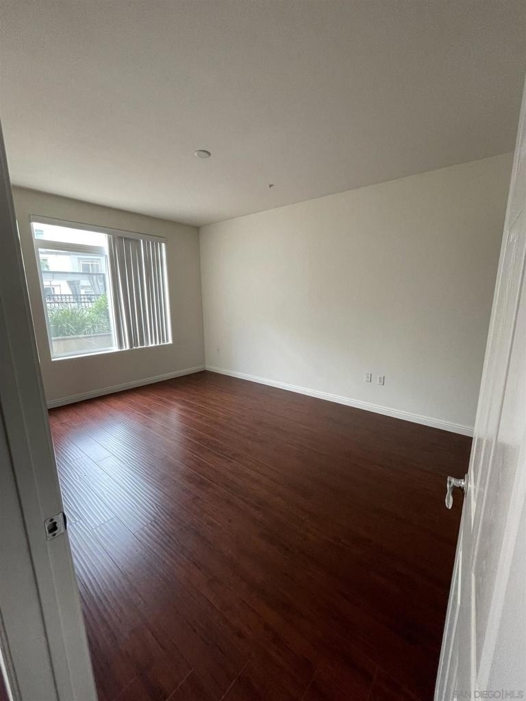 9229 Regents Rd - Photo 6