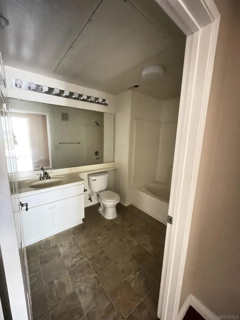 9229 Regents Rd - Photo 4