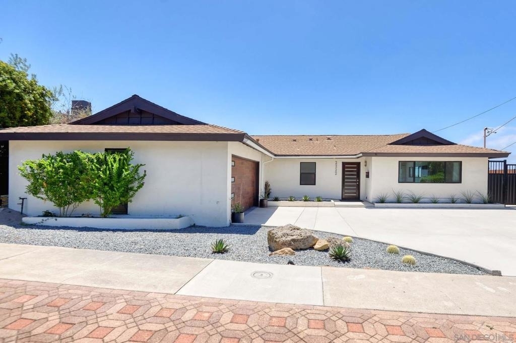 2222 Bahia Dr - Photo 2