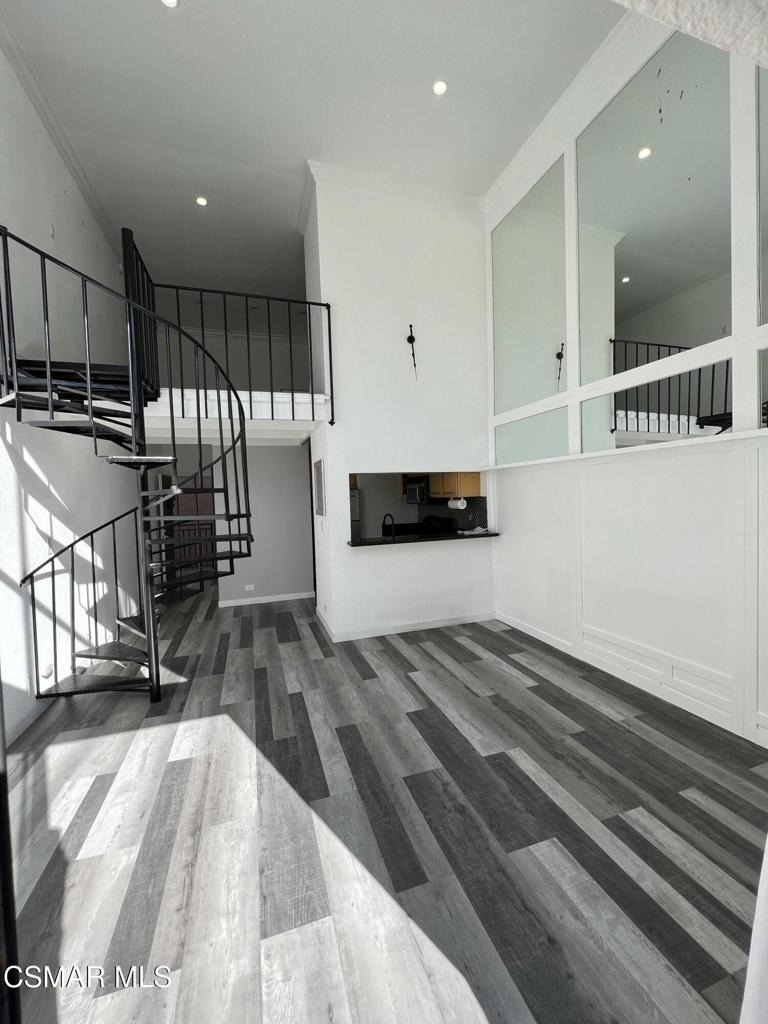 1440 Veteran Avenue - Photo 0