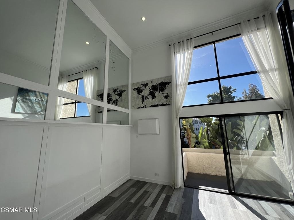 1440 Veteran Avenue - Photo 3