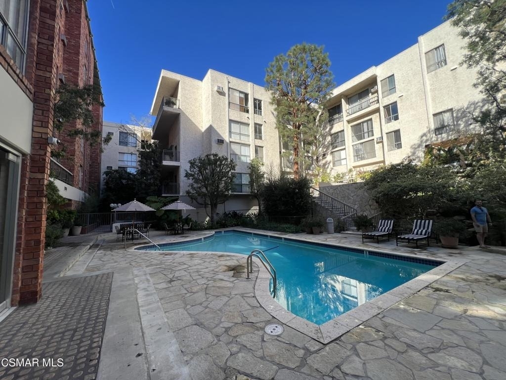1440 Veteran Avenue - Photo 9
