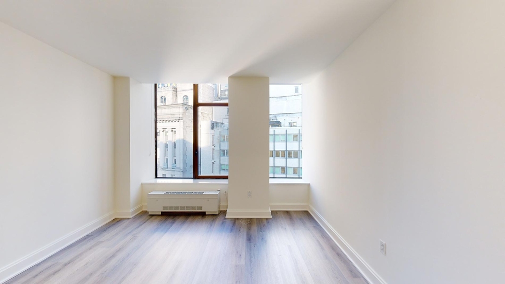 10 Hanover Square - Photo 2