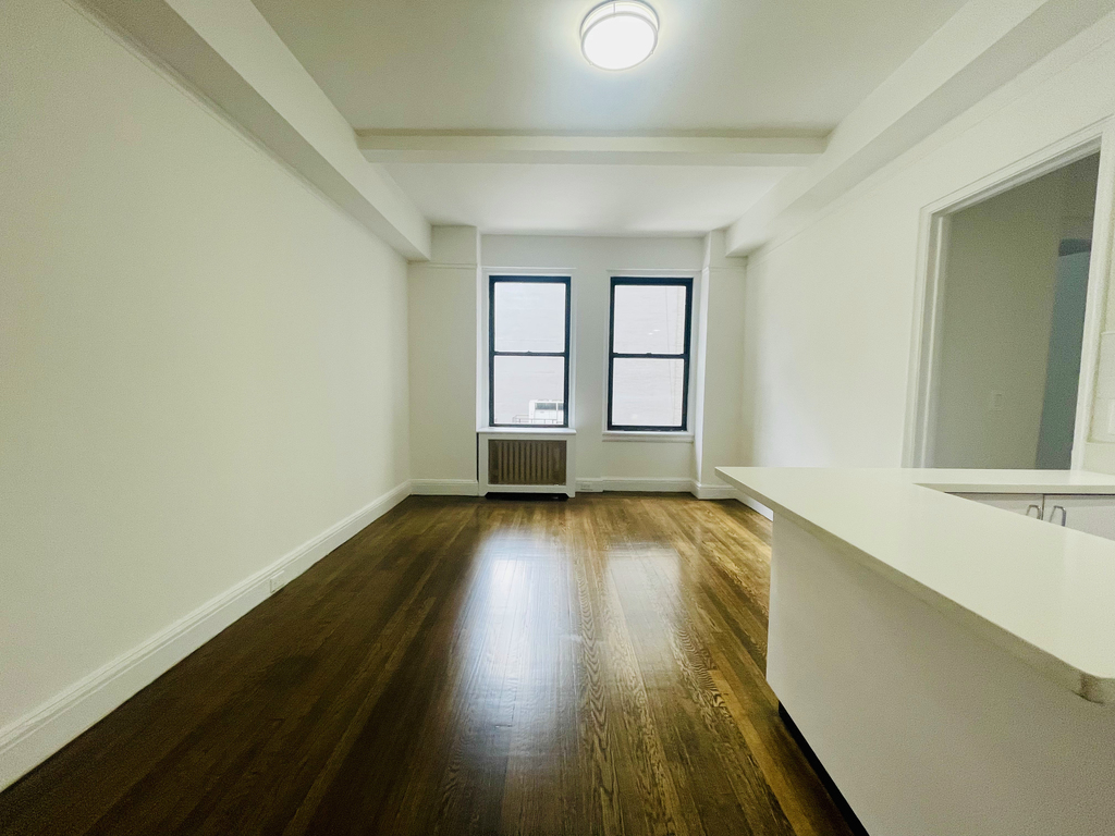 East 46th Street - Photo 1