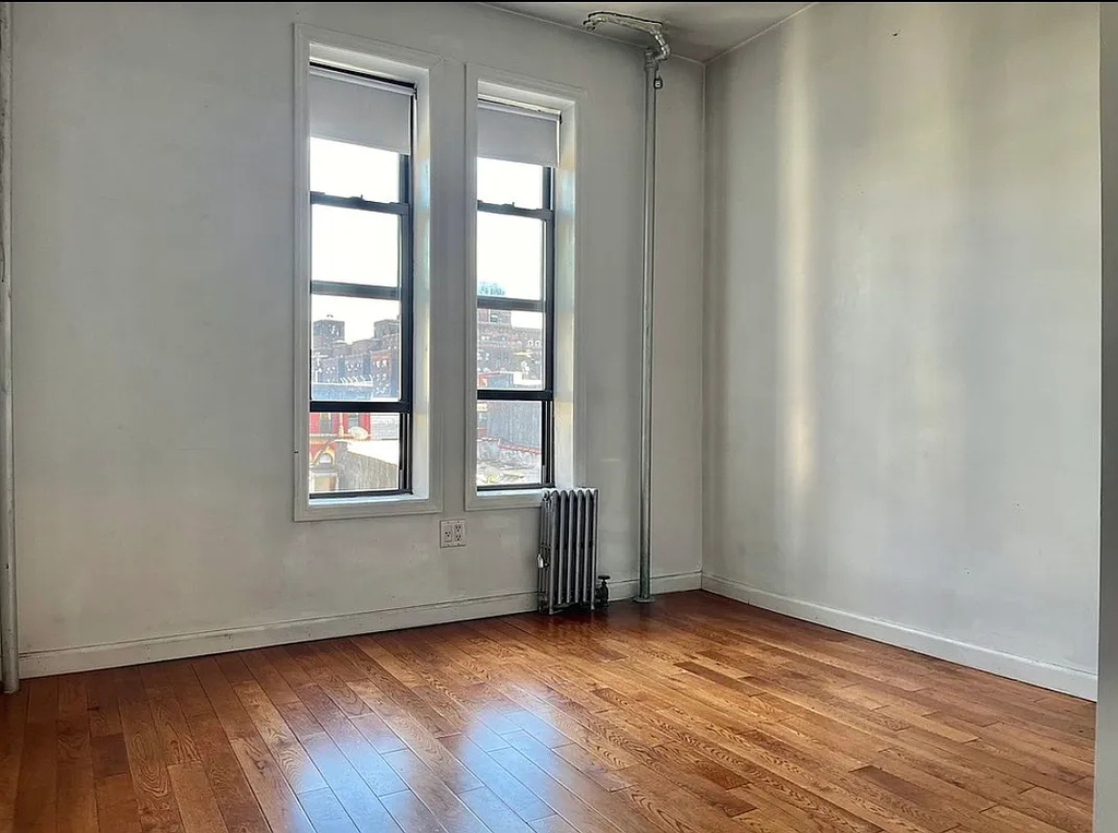 Madison Street  - Photo 3
