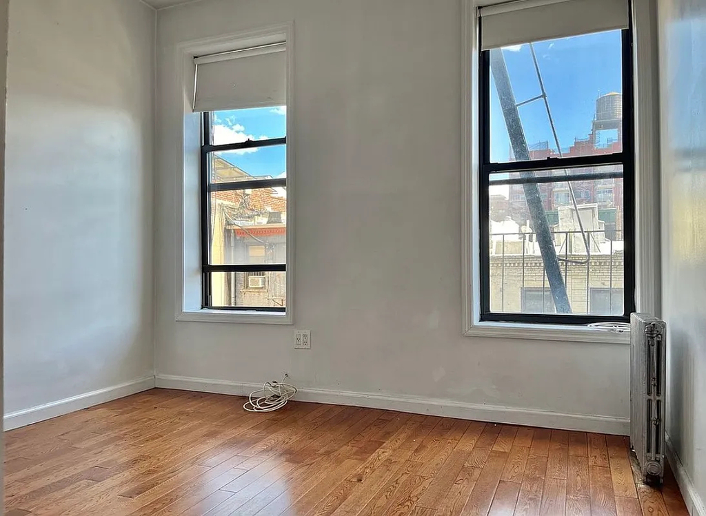 Madison Street  - Photo 6