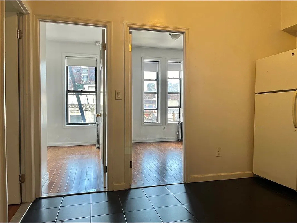 Madison Street  - Photo 8