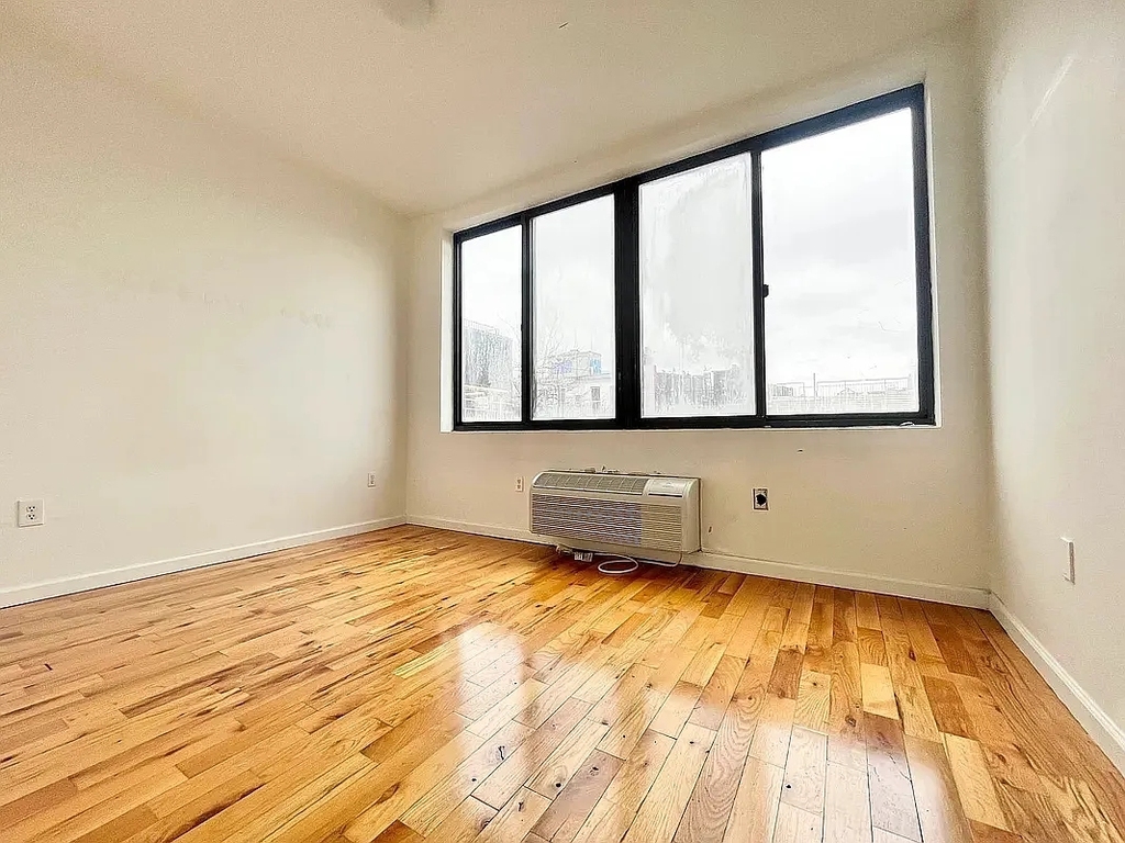 324 Melrose Street - Photo 9
