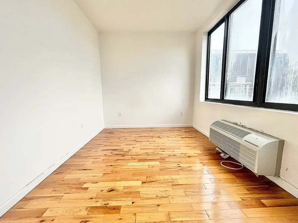 324 Melrose Street - Photo 5