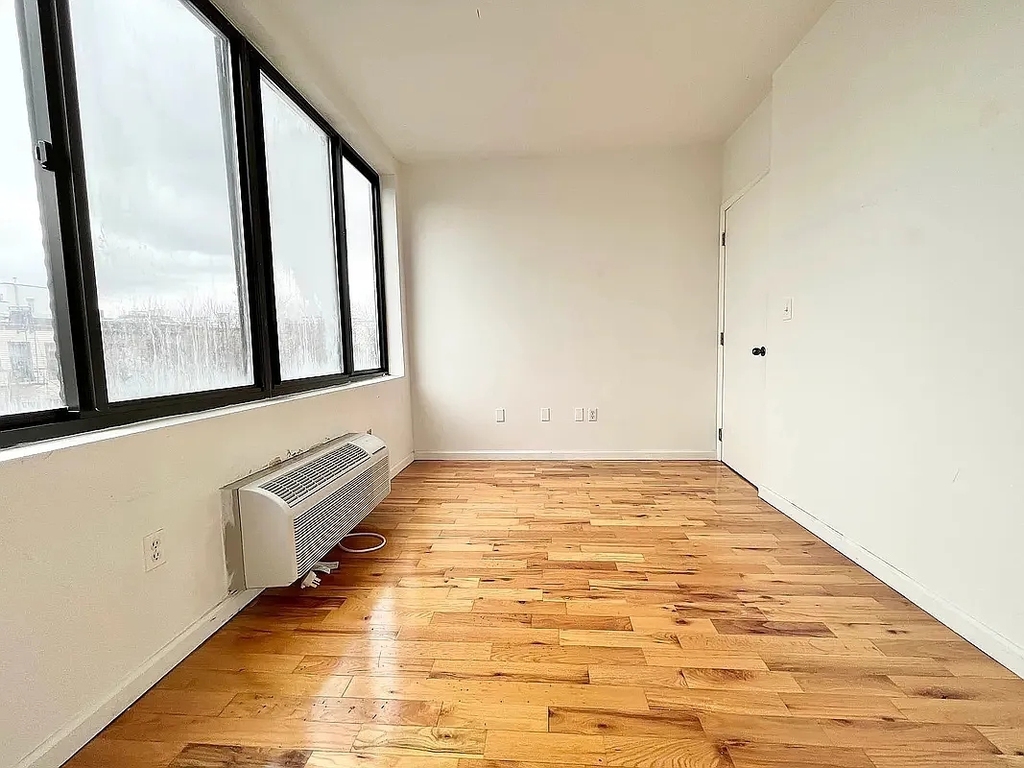 324 Melrose Street - Photo 6