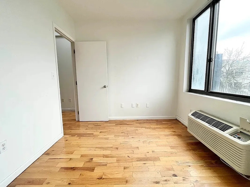 324 Melrose Street - Photo 11